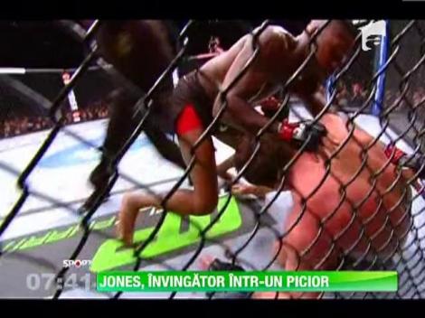 Jon Jones l-a invins prin K.O. pe Chael Sonnen, in gala UFC
