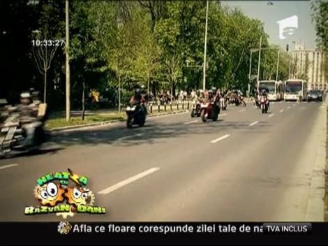 "Iubim doua roti!" Biciclistii si motociclistii au marsaluit in Capitala