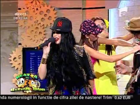 Roxana Nemes - "Stii ca sunt aici"