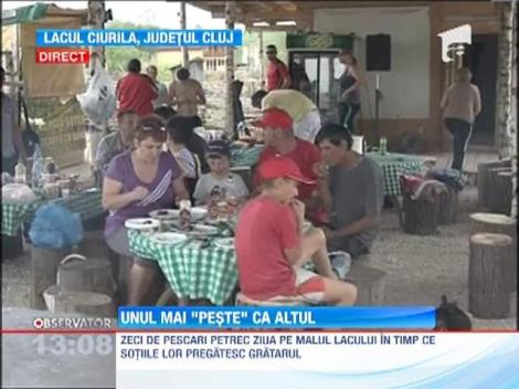 Zeci de pescari petrec 1 Mai muncitoresc la peste