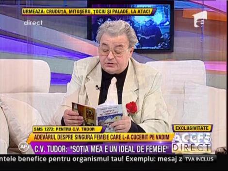 Corneliu Vadim Tudor a recitat un poem din cartea sa, "Cantece de dragoste"
