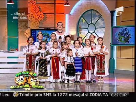 Marioara Man Gheorghe & Grupul folcloric "Mladite Ilfovene" - Sub o salcie inalta