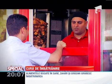 Alimentele bogate in sare, zahar si grasimi grabesc imbatranirea