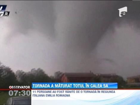 O tornada puternica a devastat totul in calea sa in Italia