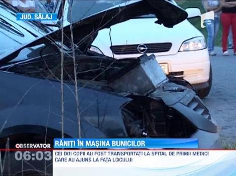 Accident in lant pe o sosea din judetul Salaj. Doi copii si bunica lor au ajuns la spital