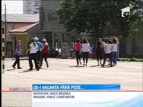 Copiii intorsi din vacanta si-au prezentat colectia de poze din locurile prin care au fost