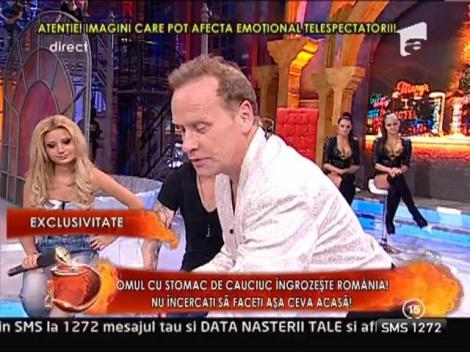 Omul cu stomac de cauciuc ingrozeste Romania!