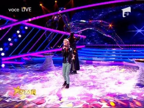 Mihaela Radu i-a facut-o lui Dan Negru! L-a bagat cu fata intr-un tort!