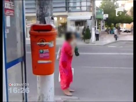 Beata crita si cu punga de cumparaturi in mana, show in centrul Galatiului