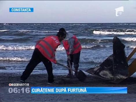 O furtuna de cateva ore a adus pe tarmul Marii Negre tone de mizerie
