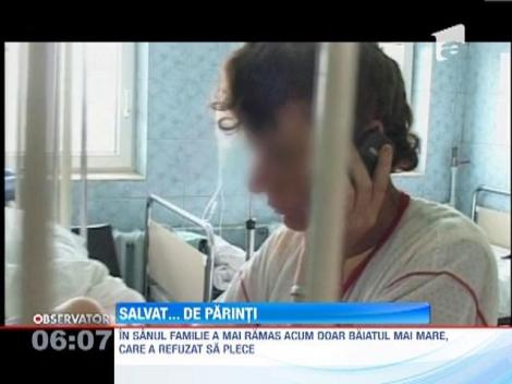 Copilul de doi ani care era sa moara inecat a fost luat de autoritati