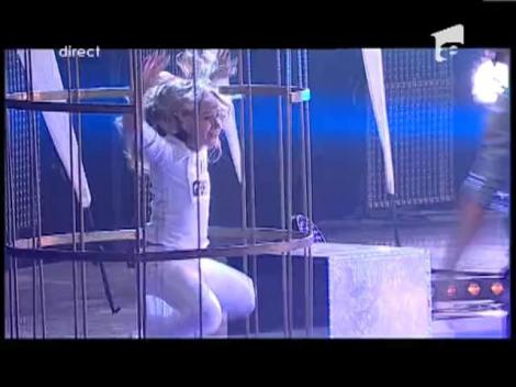 Studentele de la Kult Vibe, dans la 220 volti...