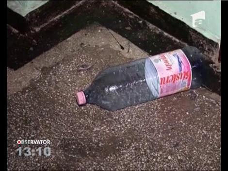 Panica intr-un bloc din Iasi! Usa unui locatar, incendiata cu un cocktail molotov