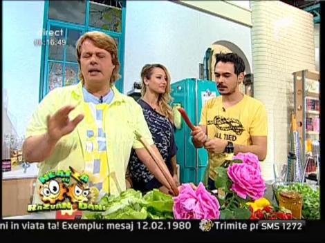 Aripioare cu sos de rubarba