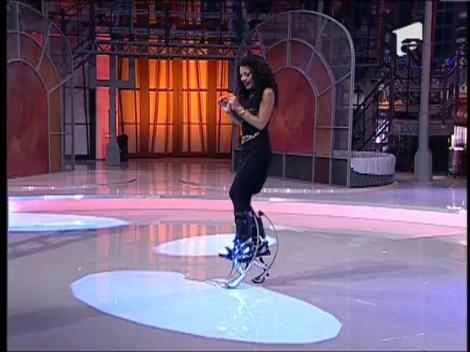 Demonstratie de sport extrem pe picioroange