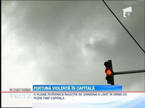 Furtuna violenta in Bucuresti! Mai multe persoane au fost ranite