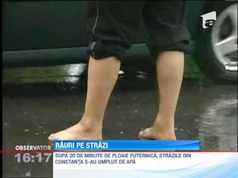 Agentii de la Rutiera din Constanta s-au descaltat pentru a putea dirija circulatia