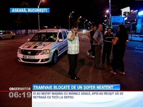 15 tramvaie din Capitala, blocate de un sofer care a parcat neregulamentar