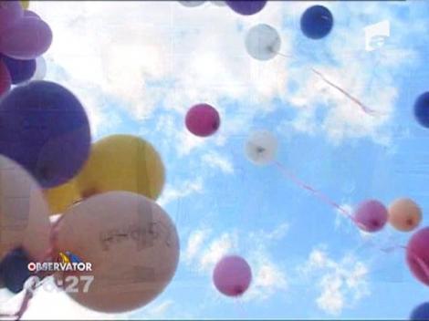Mii de baloane colorate au colorat cerul in mai multe orase din tara