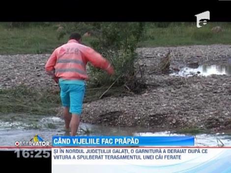 Furtunile au facut prapad in toata tara