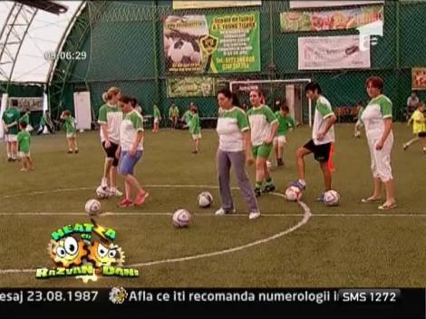Antrenamente de fotbal pentru copii si... mamici!