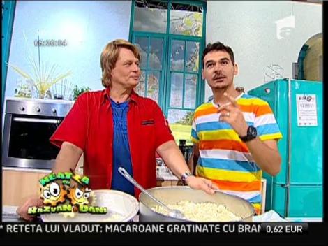 "Gris cu lapte si sos caramel"