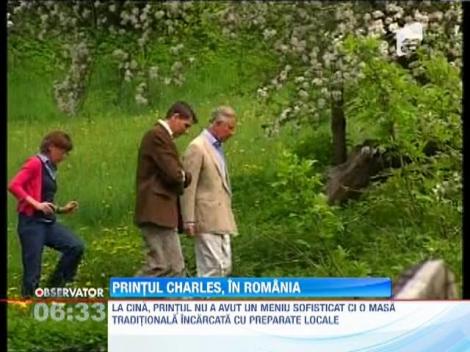 Printul Charles a fost asteptat cu preparate traditionale si cu suc natural din flori de soc