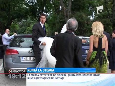 Fotbalistul Iasmin Latovlevici s-a casatorit cu aleasa inimii lui