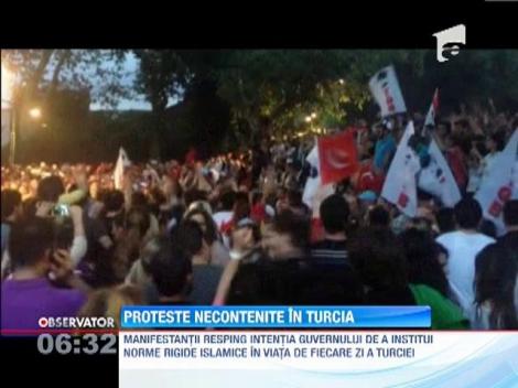 Proteste deosebit de violente in Turcia