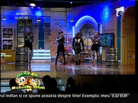 Neatza cu Razvan si Dani: Ellie White, show incendiar alaturi de Invaders Team 