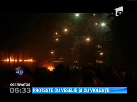 Continua manifestatiile violente pentru demisia guvernului Turciei