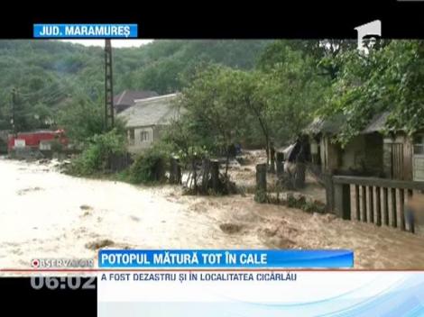 Mai multe localitati din Maramures au fost maturate de viituri