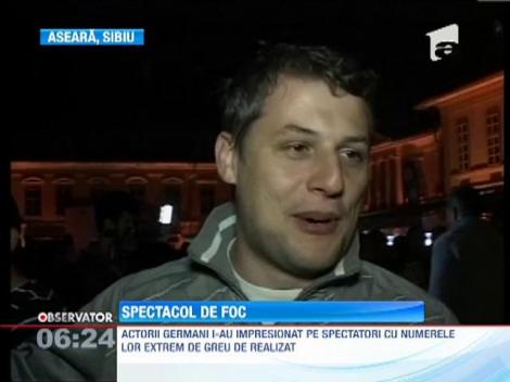 Trupa germana de teatru "Titanic" a facut spectacol in Piata Mare din Sibiu