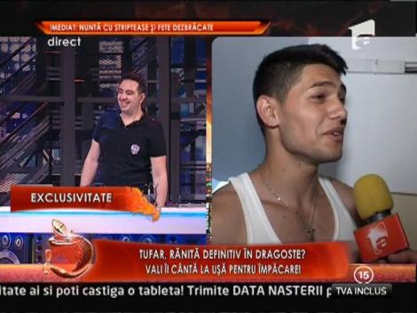 Iubitul Ioanei Tufar canta la usa pentru impacare!