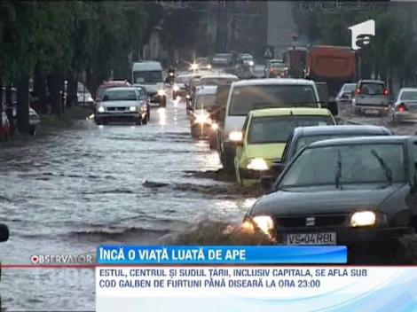 Inca o viata luata de ape in Moldova