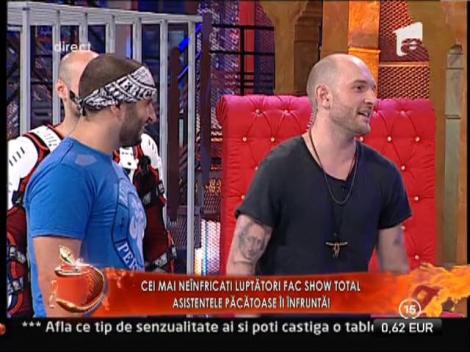 Cei mai neinfricati luptatori fac show total