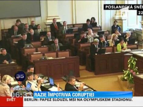 Politicieni arestati pentru coruptie