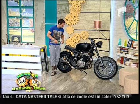 Neatza | Dani si-a prezentat noua motocicleta "cafe racer"