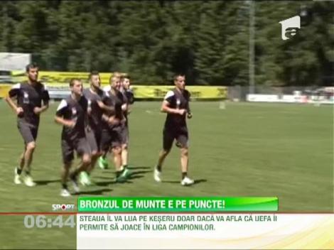 Thomas Neubert ii alearga pe ros-albastrii, in Austria