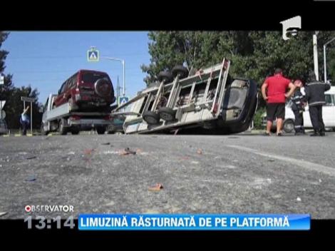 Limuzina rasturnata pe platforma langa Drobeta-Turnu Severin