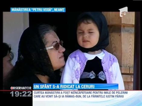 Sufletul parintelui Iustin Parvu s-a ridicat la cer! Mii de pelerini si-au condus pe ultimul drum duhovnicul