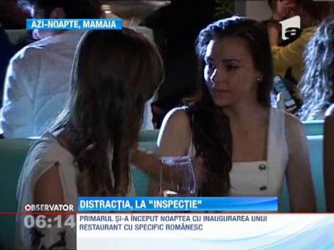 Radu Mazare, in inspectie pe litoral, alaturi de 17 tinere provocatoare