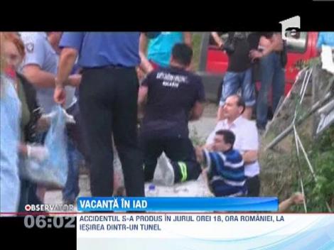 Un autocar plin cu romani s-a prabusit intr-o prapastie din Muntenegru. 18 oameni au murit!