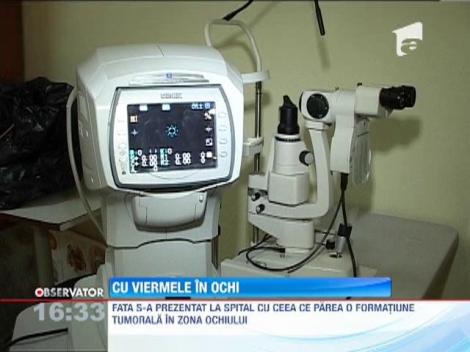 Socant! Un vierme de 15 centrimetri a crescut in ochiul unei adolescente