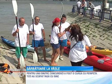 Amatorii de senzatii tari au vaslit in caiace, pe Dunare