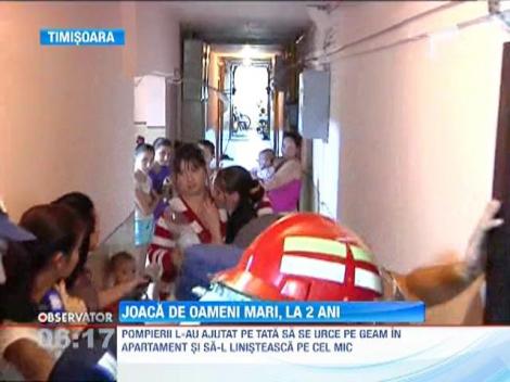 Un copil de doi ani s-a blocat singur in casa