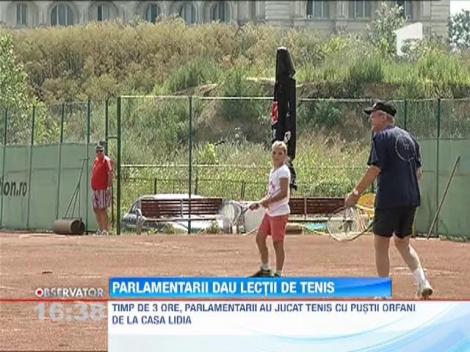 Parlamentarii au jucat tenis cu pustii orfani de la Casa de copii "Lidia"