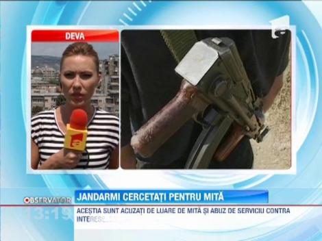 Jandarmi, din Arad, cercetati pentru mita