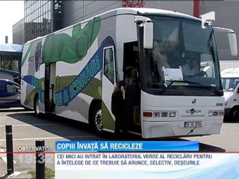 Copiii invata sa recicleze