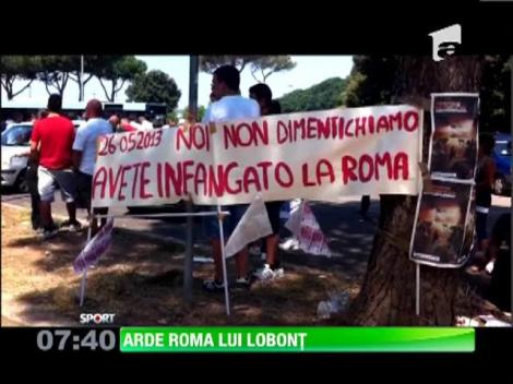 Fanii i-au contestat dur pe jucatorii de la AS Roma la reunirea lotului